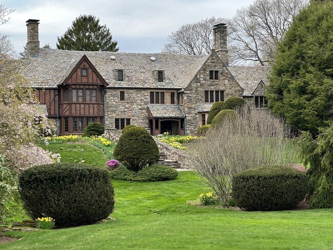 Foto del edificio - 35 Dogwood Ln