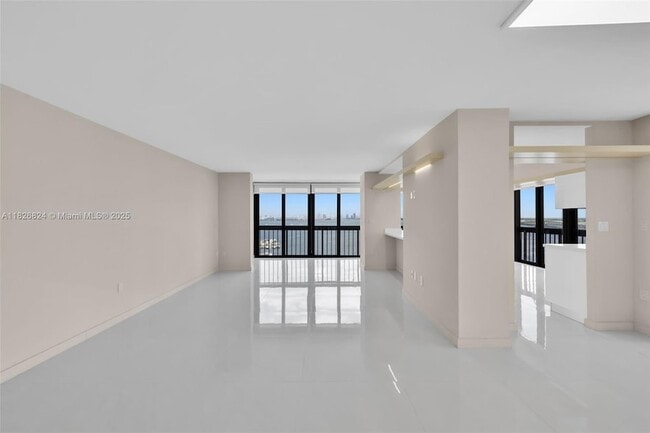 Building Photo - 2333 Brickell Ave
