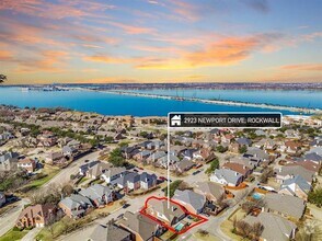 Building Photo - 2923 Newport Dr