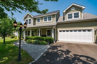 Building Photo - 414 2nd Ave W