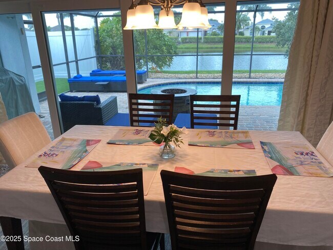 Foto del edificio - 781 Sunset Lakes Dr