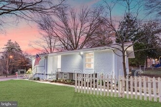 Building Photo - 4234 South Dakota Ave NE