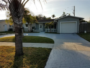 Primary Photo - 2120 N 32nd Ct
