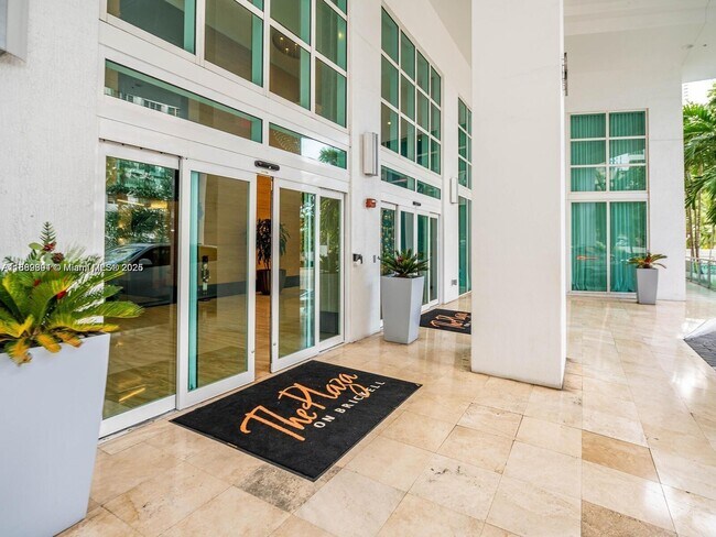 Foto del edificio - 950 Brickell Bay Dr
