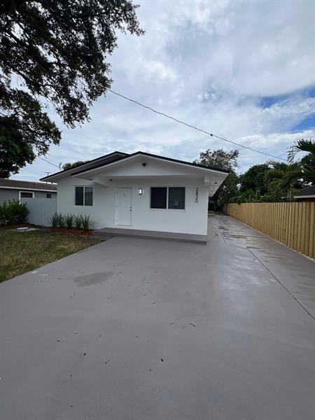 Foto del edificio - 2820 NW 95th St