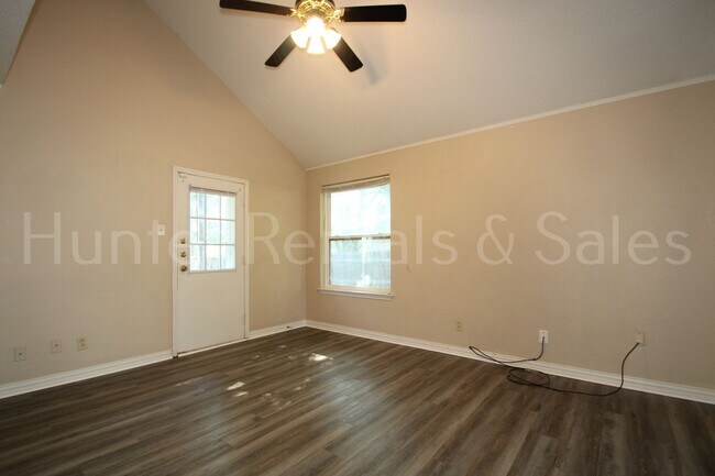 Foto del edificio - Two Story Willowsprings Home