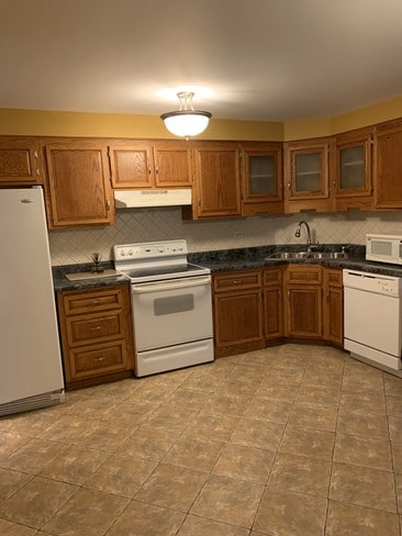 Building Photo - 5332 N Delphia Ave
