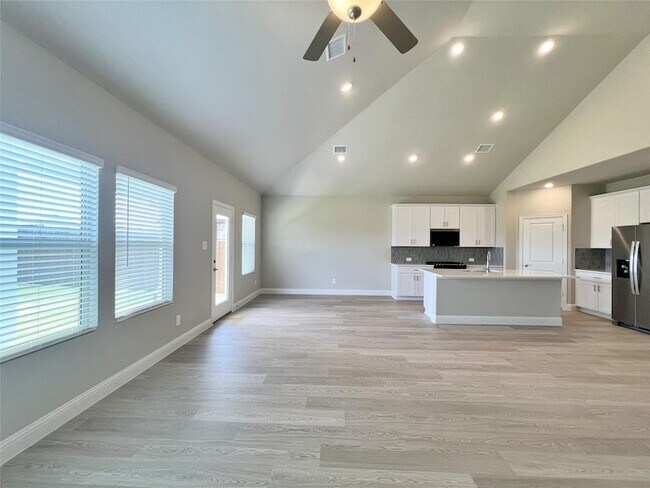 Foto del edificio - 678 Woodland Ave