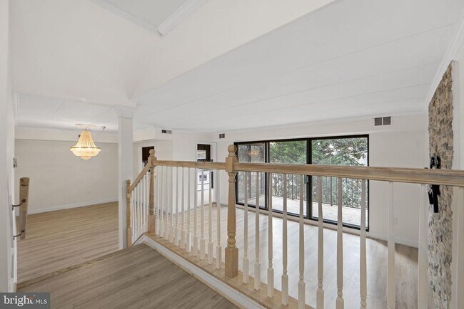 Foto del edificio - 124 Roberts Ln