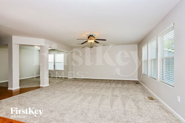 Foto del edificio - 188 Fox Creek Dr