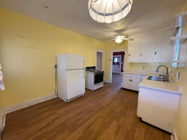 Foto del edificio - 123 Maple St NE