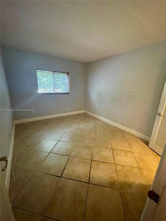 Foto del edificio - 1460 NE 18th St