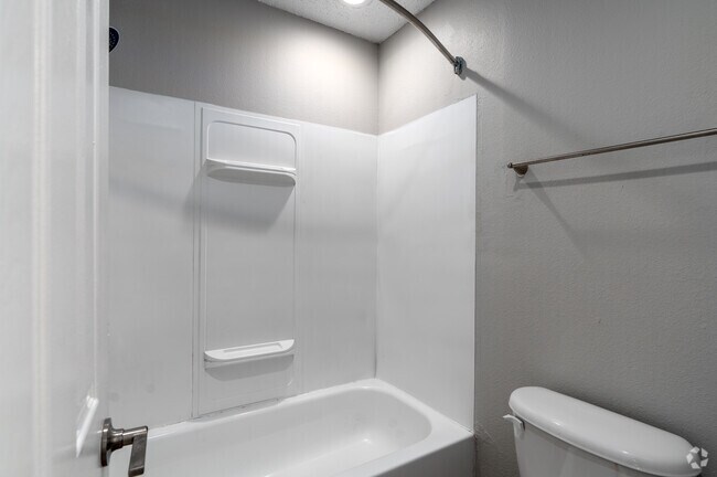 1 BR, 1 BA - 700 SF - Lakeside Villas