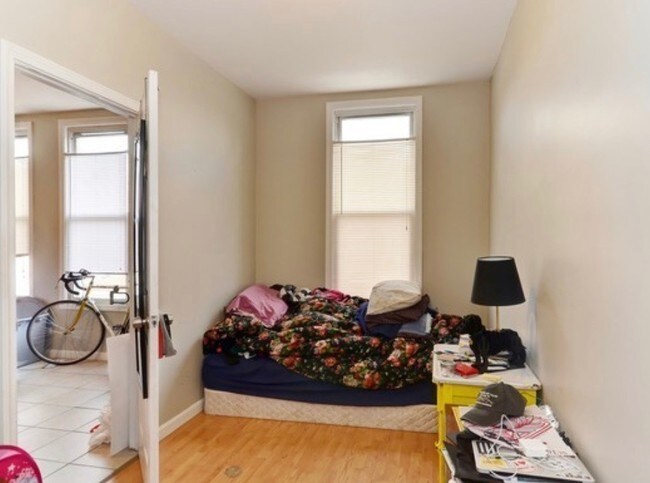 Building Photo - 2300 W 21st Pl