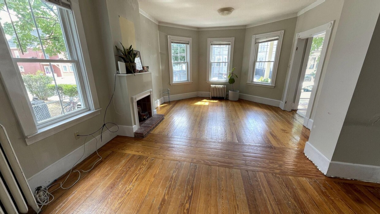Primary Photo - 409 Highland Ave