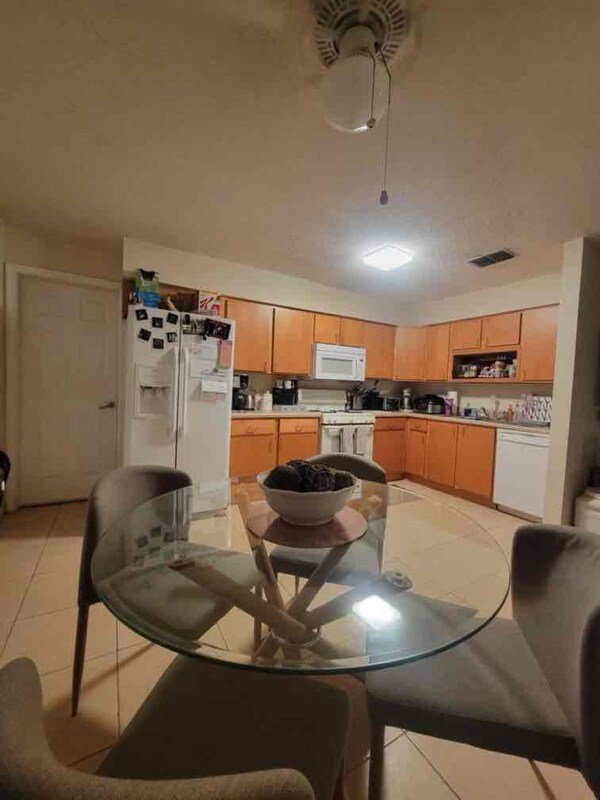 Building Photo - 2257 Palmwood Dr