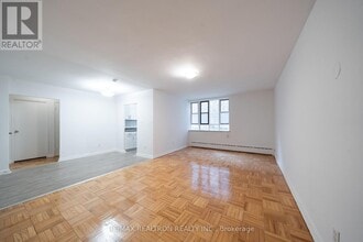 Building Photo - 77 Erskine Ave