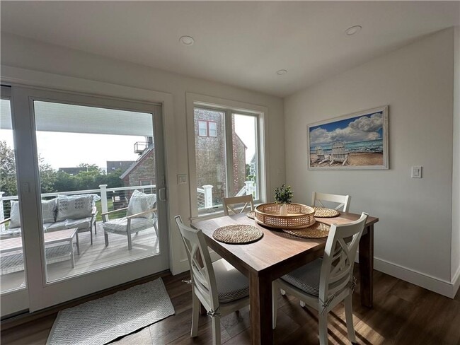 Foto del edificio - 443 Wolcott Ave