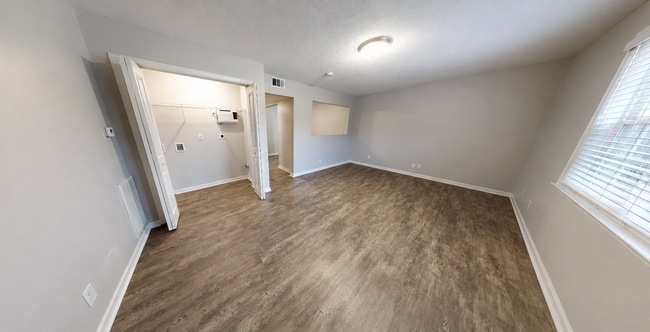 Interior Photo - Ivy Terrace
