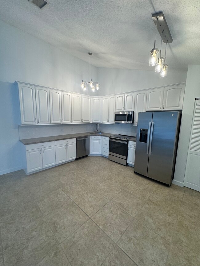 all new appliances - 5604 Eagle Lake Dr