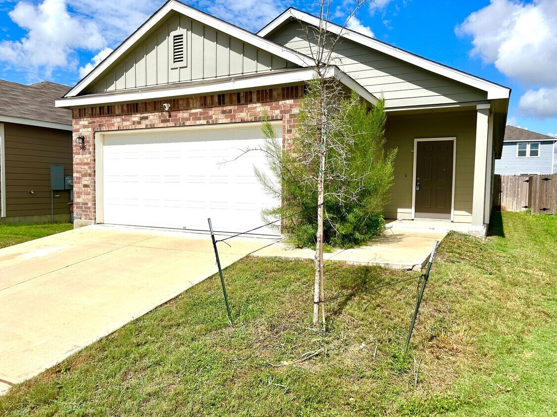 Foto principal - AVAILABLE NOW! FIRST TIME RENTAL 3 Bedroom...