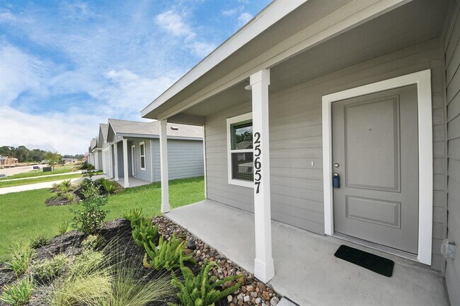Foto del edificio - 25657 Rose Creek Dr