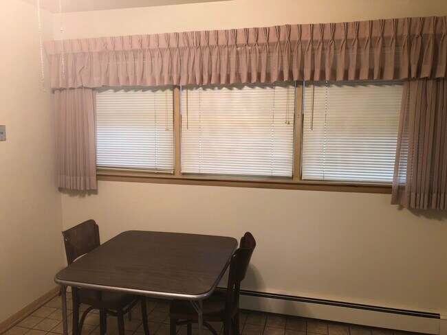 Building Photo - 717 Peoria St