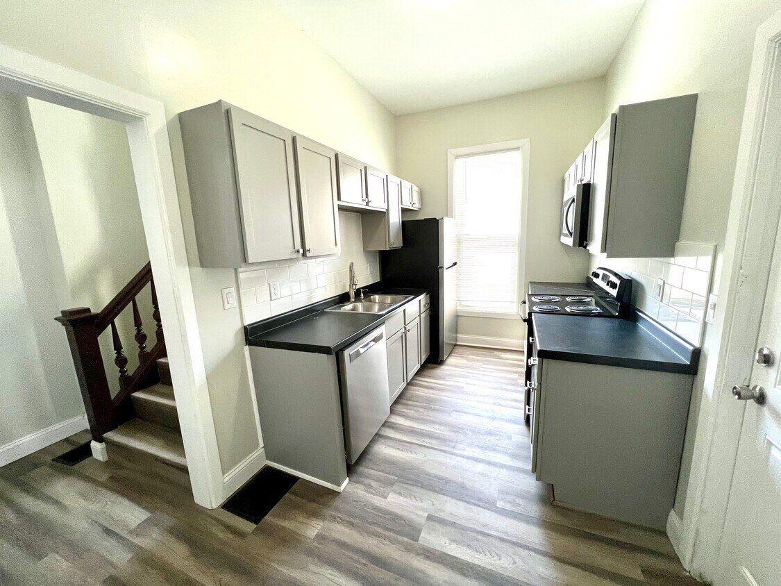 Primary Photo - 205 Hudson Ave