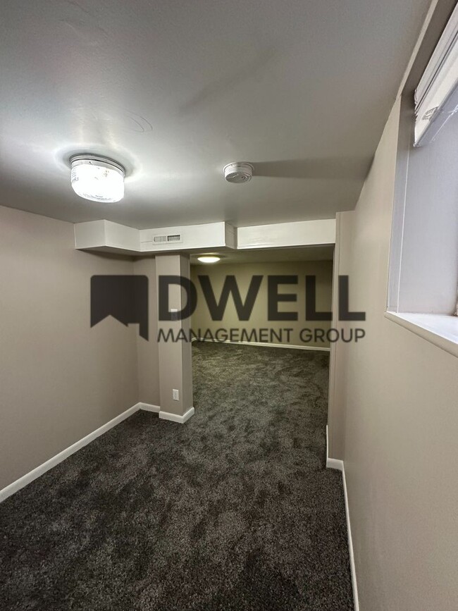 Foto del edificio - 819 11 1/2 Street SW - One Month FREE!