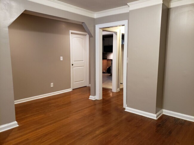 Foto del edificio - MOVE IN TODAY! Cute 3 bedroom 2 bath located in Sylvan Hills, Atlanta