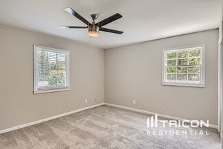 Building Photo - 535 Circle Dr