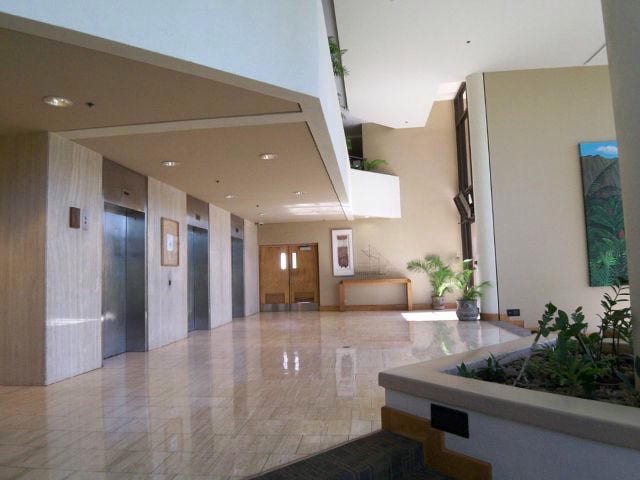 Building Photo - 5333 Likini St