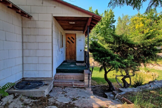 Foto del edificio - 3349 F Rd