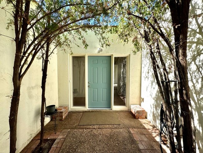 Foto del edificio - Eastside Townhome