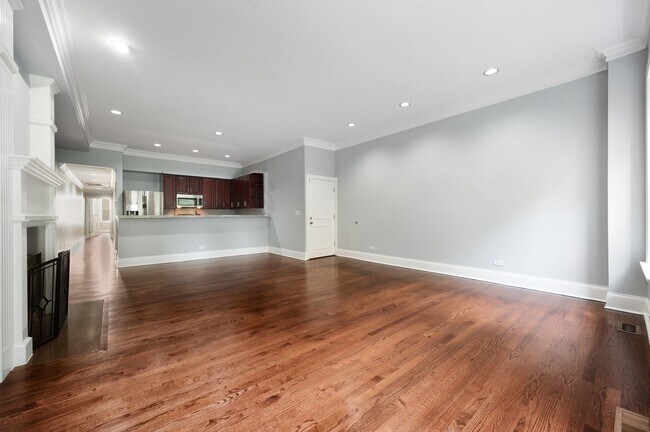 Building Photo - 80 E Elm St