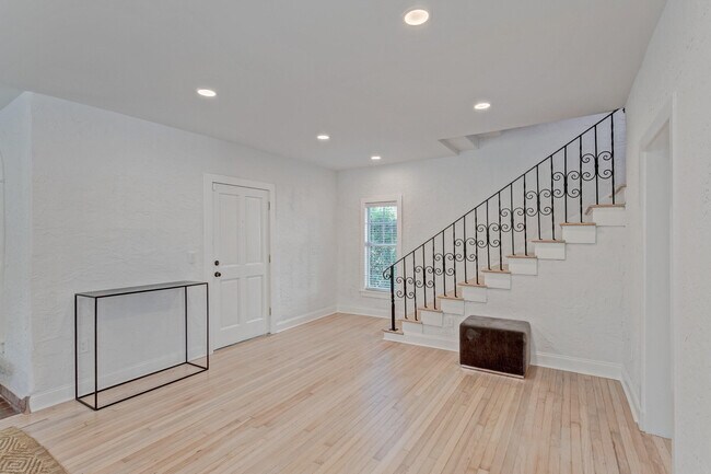 Building Photo - 441 28th St