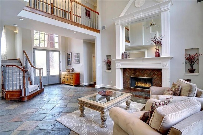 Foto del edificio - 1308 Chatsworth Ct E