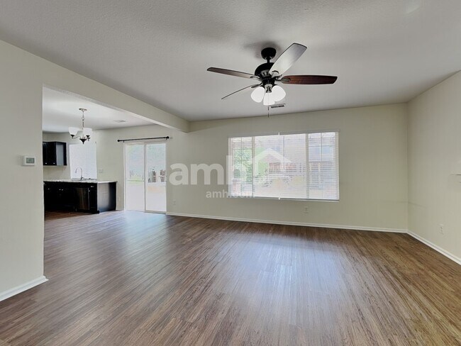 Foto del edificio - 9762 Chambers Dr