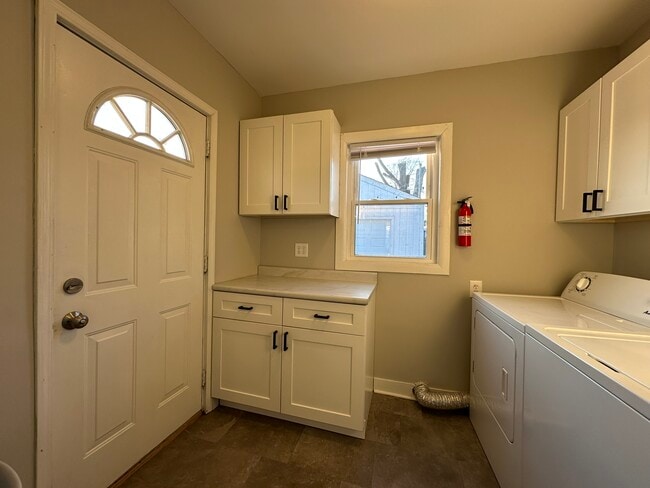 Foto del edificio - 15020 Ridgeway Ave