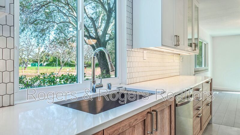 Foto principal - 20272 Pacifica Dr