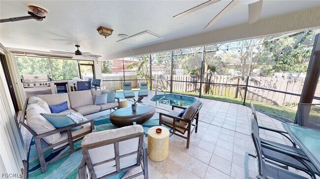 Foto del edificio - 663 110th Ave N