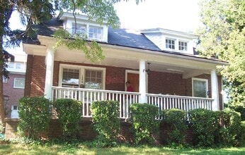 Building Photo - 1305 John St