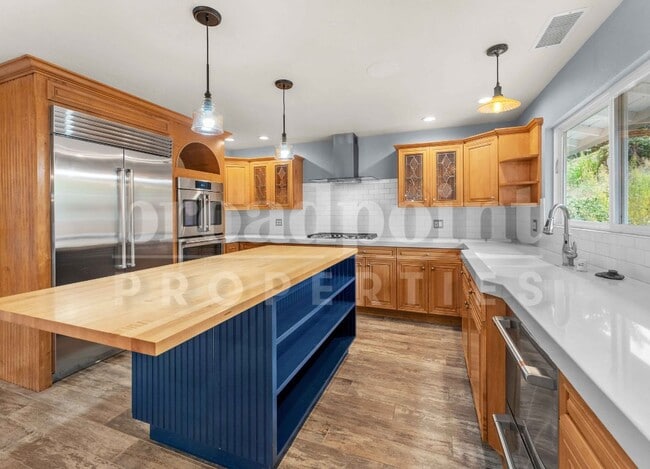 Building Photo - 2113 Sleepy Hollow Rd