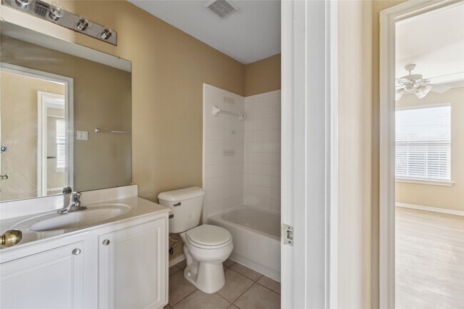 Foto del edificio - 2846 Loganberry Park Ln