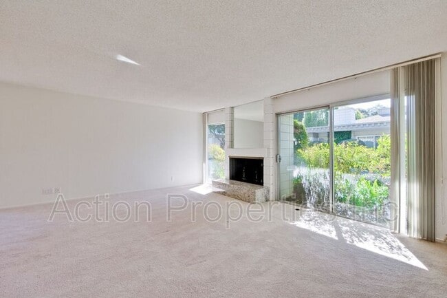 Building Photo - 71 Los Altos Square