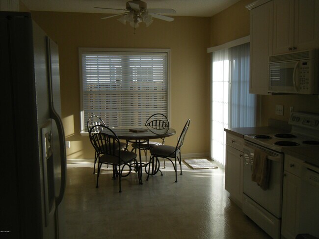 Building Photo - 1006 Plum Leaf Ct
