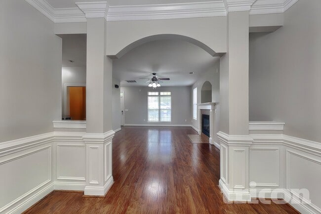 Building Photo - 4813 Samuel Richard St