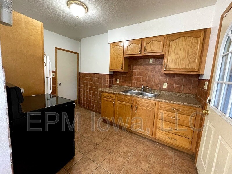 Primary Photo - 1112 Byron Ave