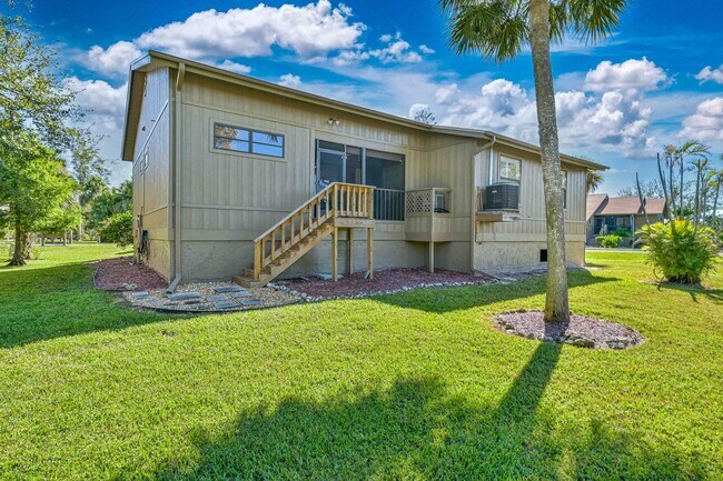 Foto del edificio - AVAILABLE 12.1 - 2/2 Villa w/ 1 Car Garage...