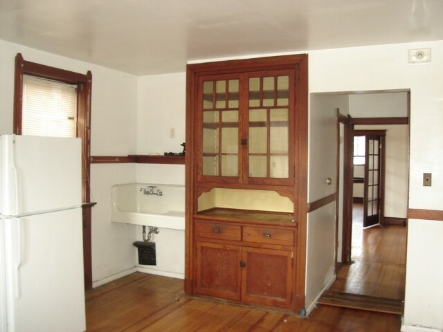 Interior - 4015 California Ave